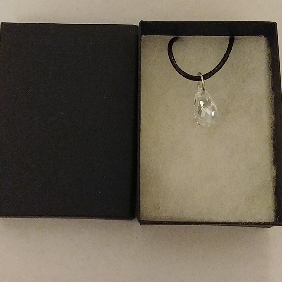 Kodiak Crystal Clear Teardrop Necklace - Picture 6 of 8